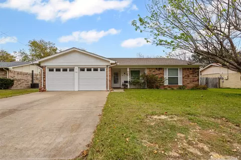 540 Ann Lois Ln, Burleson, TX 76028