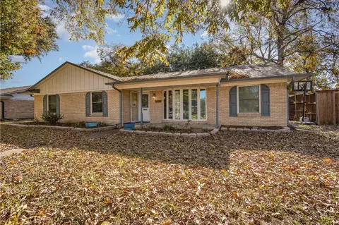 3150 Whirlaway Rd, Dallas, TX 75229