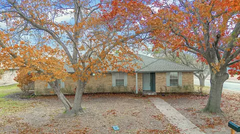 600 Nancywood Ave, Desoto, TX 75115