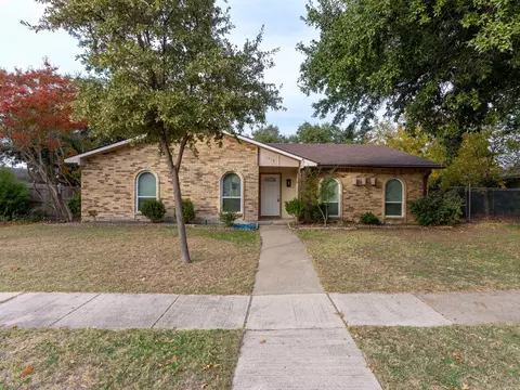 1918 Dodge Trl, Grand Prairie, TX 75052