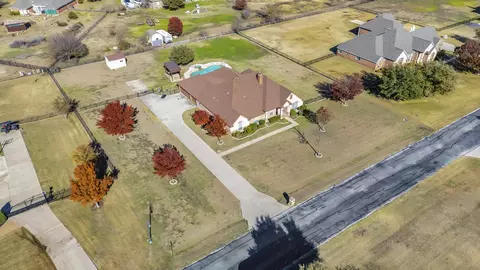 924 Morton Hill Ln, Haslet, TX 76052