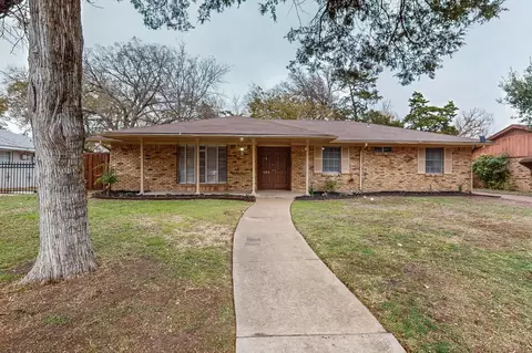 201 Woodhaven Dr, Desoto, TX 75115