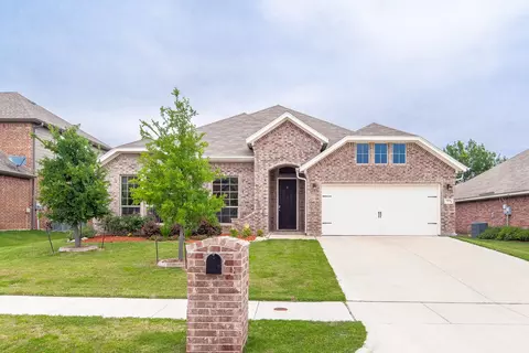 1104 Nottingham Trl, Saginaw, TX 76179