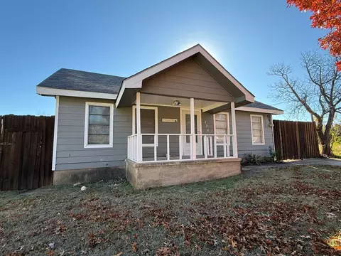 320 Hickerson St, Cedar Hill, TX 75104