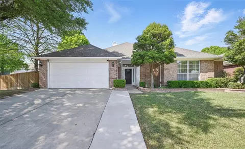 201 Manor Way, Arlington, TX 76018