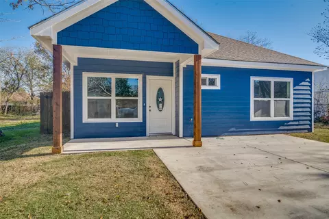1004 N Sherman St, Ennis, TX 75119
