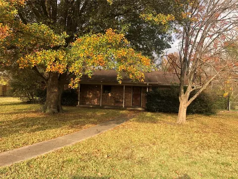Exterior - 2820 Windy Dr, Commerce, TX 75428 photo 8 of 8