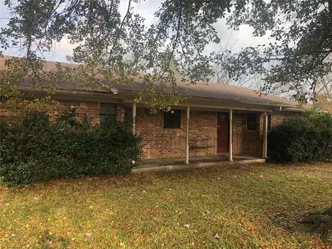Exterior - 2820 Windy Dr, Commerce, TX 75428 photo 7 of 8