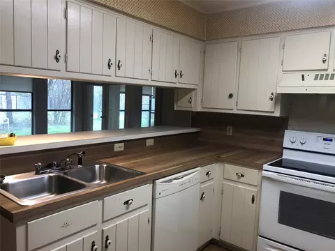 Kitchen - 2820 Windy Dr, Commerce, TX 75428 photo 2 of 3