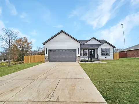 305 Coral Reef St, Gun Barrel City, TX 75156