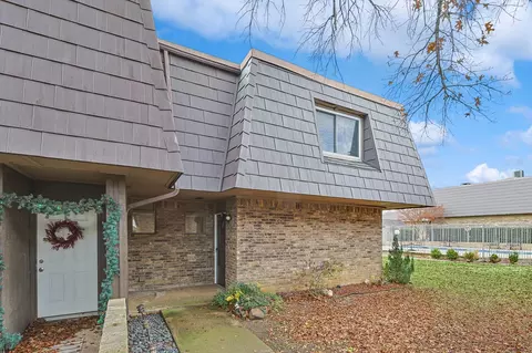 207 E Harwood Rd #5, Euless, TX 76039