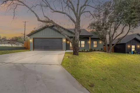 514 S 5th St, Grandview, TX 76050
