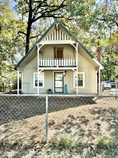 918 Regal Dr, Tool, TX 75143