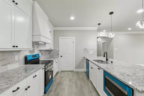 Kitchen - 809 Rockwall Ave, Terrell, TX 75160 photo 2 of 3
