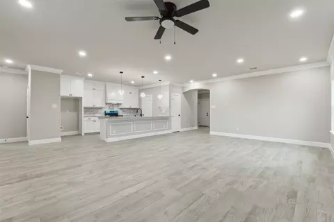 Living - 809 Rockwall Ave, Terrell, TX 75160 photo 3 of 4