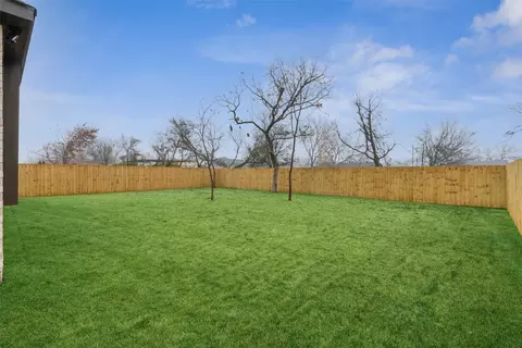 Exterior - 809 Rockwall Ave, Terrell, TX 75160 photo 4 of 4