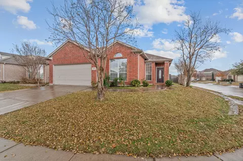 2000 Haylee Dr, Fort Worth, TX 76131