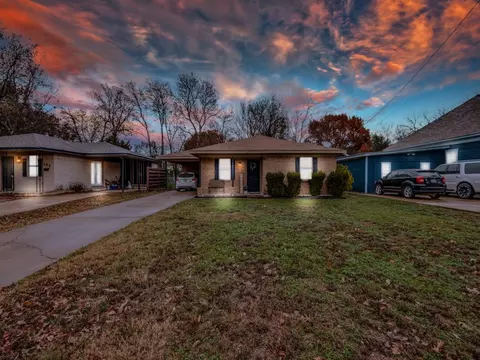 107 E Criddle St, Waxahachie, TX 75165