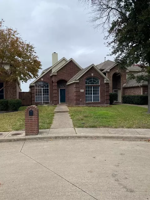 18752 Lloyd Cir, Dallas, TX 75252