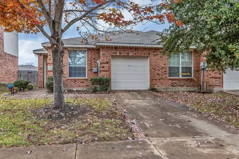 2245 Stonebrook Ln, Mesquite, TX 75181