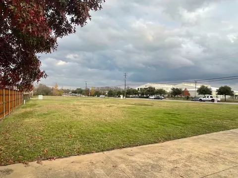 201 Swisher Rd, Lake Dallas, TX 75065