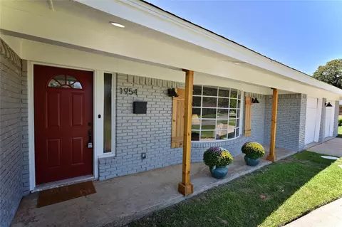 1954 Milam St, Fort Worth, TX 76112