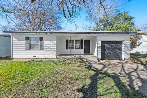 3217 Aurora St, Haltom City, TX 76117