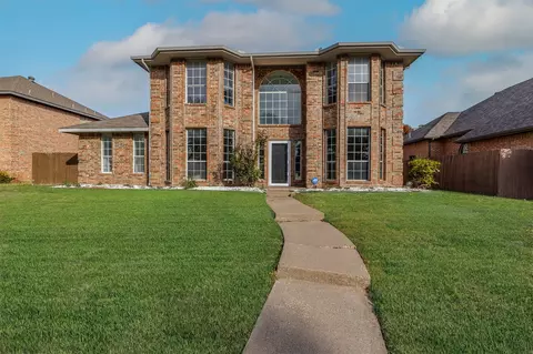 1624 Mockingbird Ln, Desoto, TX 75115