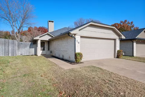 114 Mountain View Dr, Bedford, TX 76021