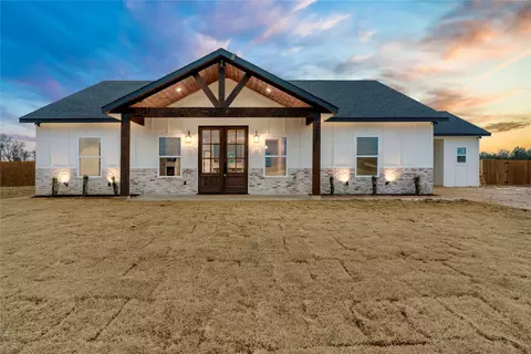 53 Private Road 12135, Reno, TX 75462