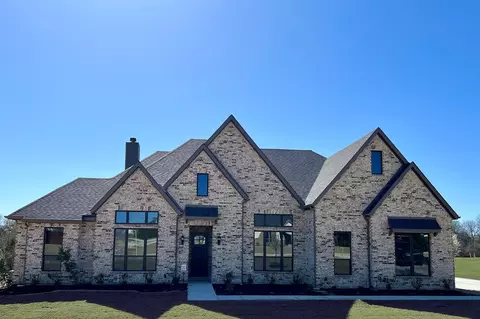 4610 Bonanza Dr, Midlothian, TX 76065