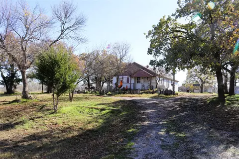 344 Peden Rd, Bellevue, TX 76228