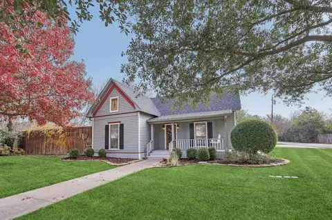 500 Williams St, Waxahachie, TX 75165