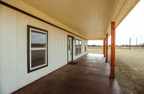 Exterior - 253 S Park Ave, Gustine, TX 76455 photo 3 of 3