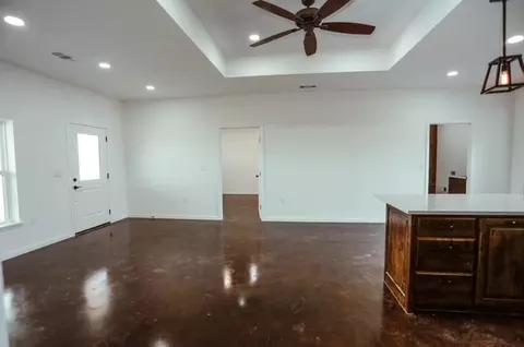 Entry Way - 253 S Park Ave, Gustine, TX 76455 photo 3 of 4
