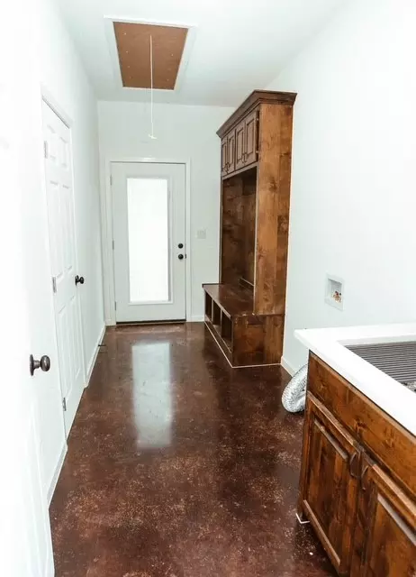 Entry Way - 253 S Park Ave, Gustine, TX 76455 photo 1 of 4