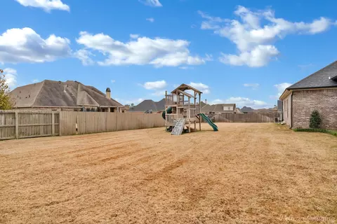 165 Aw Dr, Stonewall, LA 71078