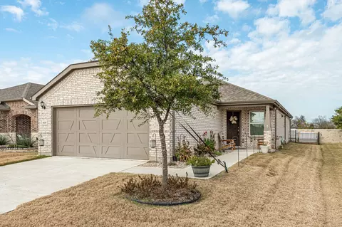 909 Hidden Eddy Dr, Mckinney, TX 75071