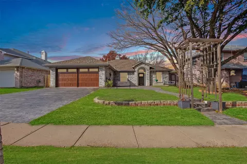 948 Hiawatha Ln, Saginaw, TX 76131