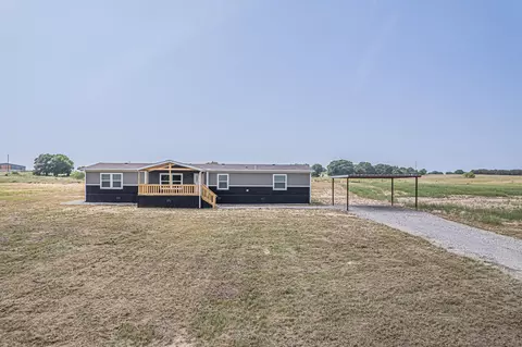 1006 Red Bird Ln, Bowie, TX 76230