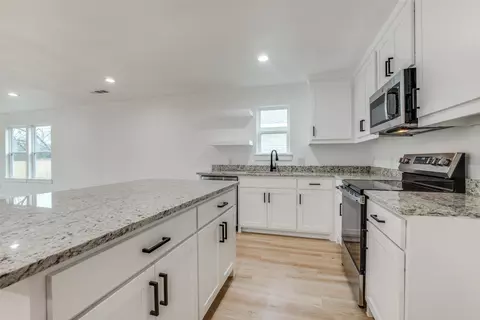 201 Thomas St, Terrell, TX 75160 photo 5