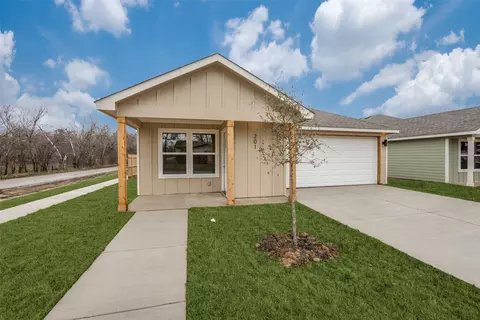 201 Thomas St, Terrell, TX 75160