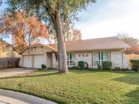 1603 Celeste Ct, Arlington, TX 76012