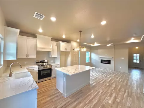 302 E 21st St, Cisco, TX 76437 photo 2