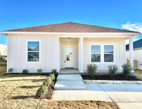 302 E 21st St, Cisco, TX 76437