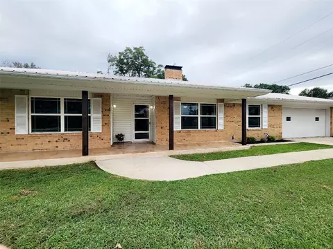 1911 College St, Gainesville, TX 76240