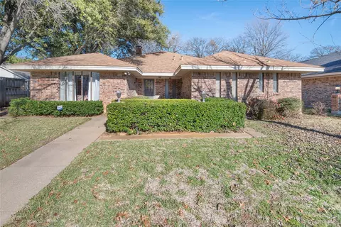 2613 Still Meadow Rd, Irving, TX 75060