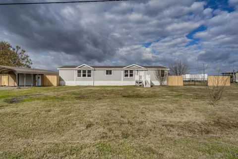 409 Old Church Rd, Waxahachie, TX 75165
