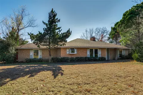 110 Hackberry Dr, Oak Leaf, TX 75154