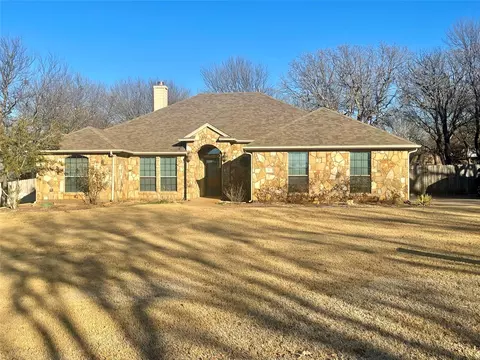 112 Timber View Dr, Graham, TX 76450